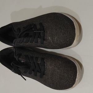 Womens 7.5 nobull trainer